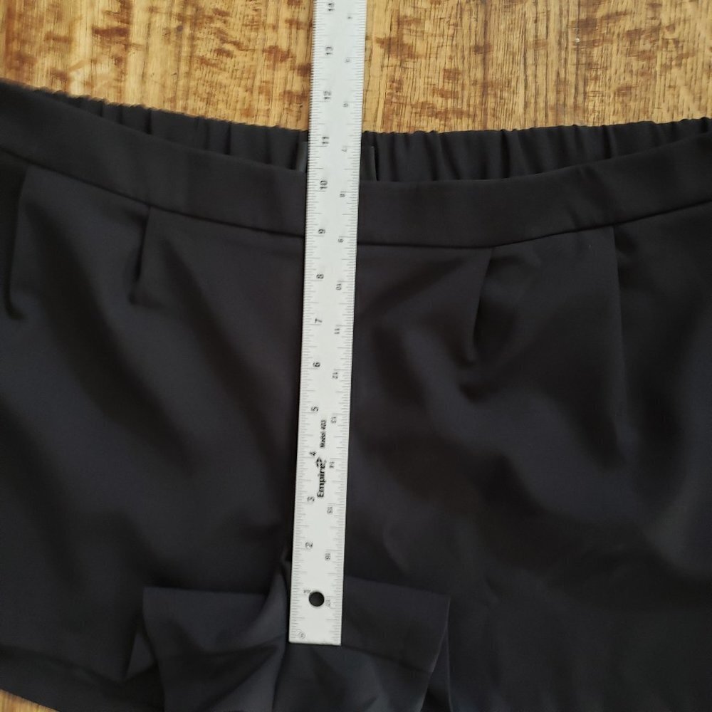 Mossimo Short - Picture 3 of 6